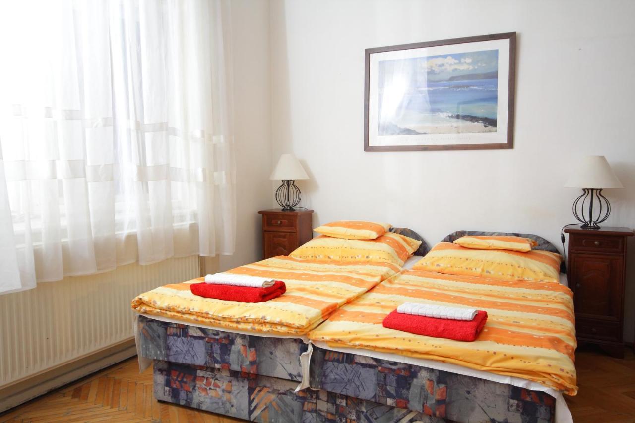 Blue Rose Apartment บูดาเปสต์ ภายนอก รูปภาพ